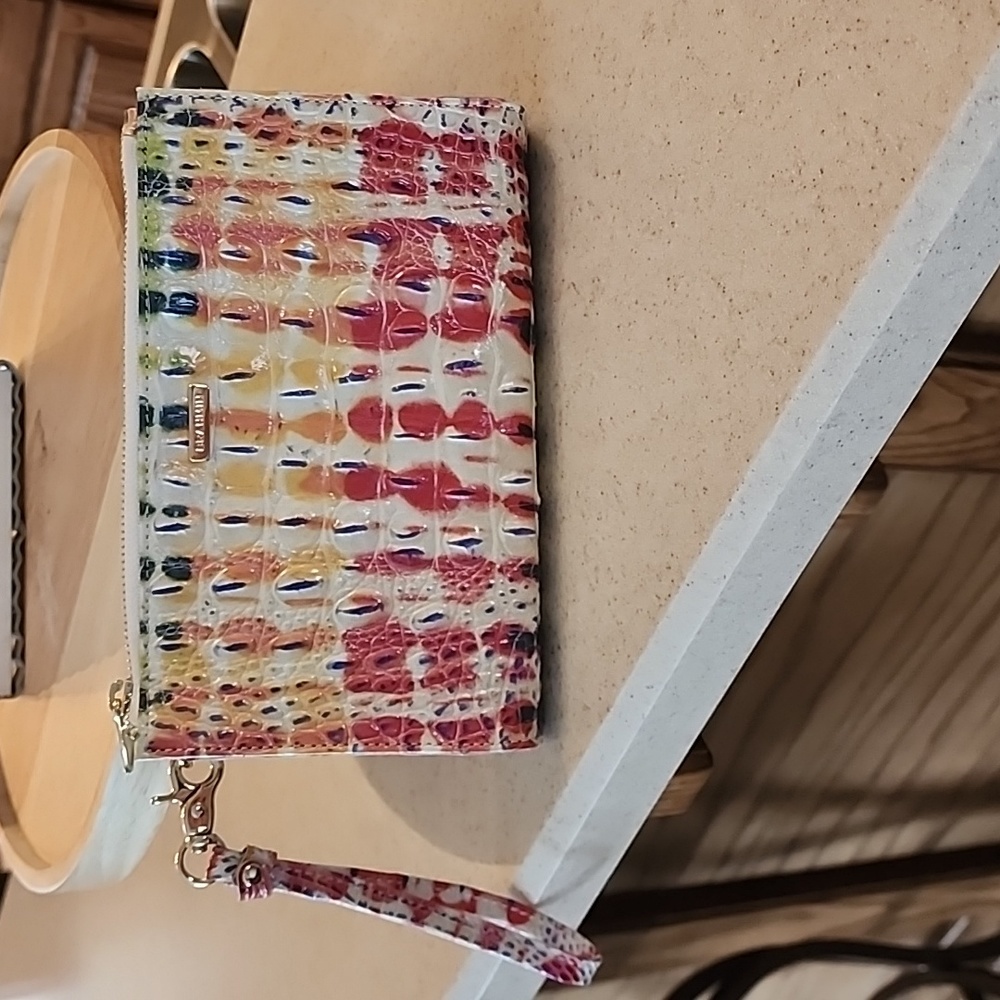 Brahmin wristlet